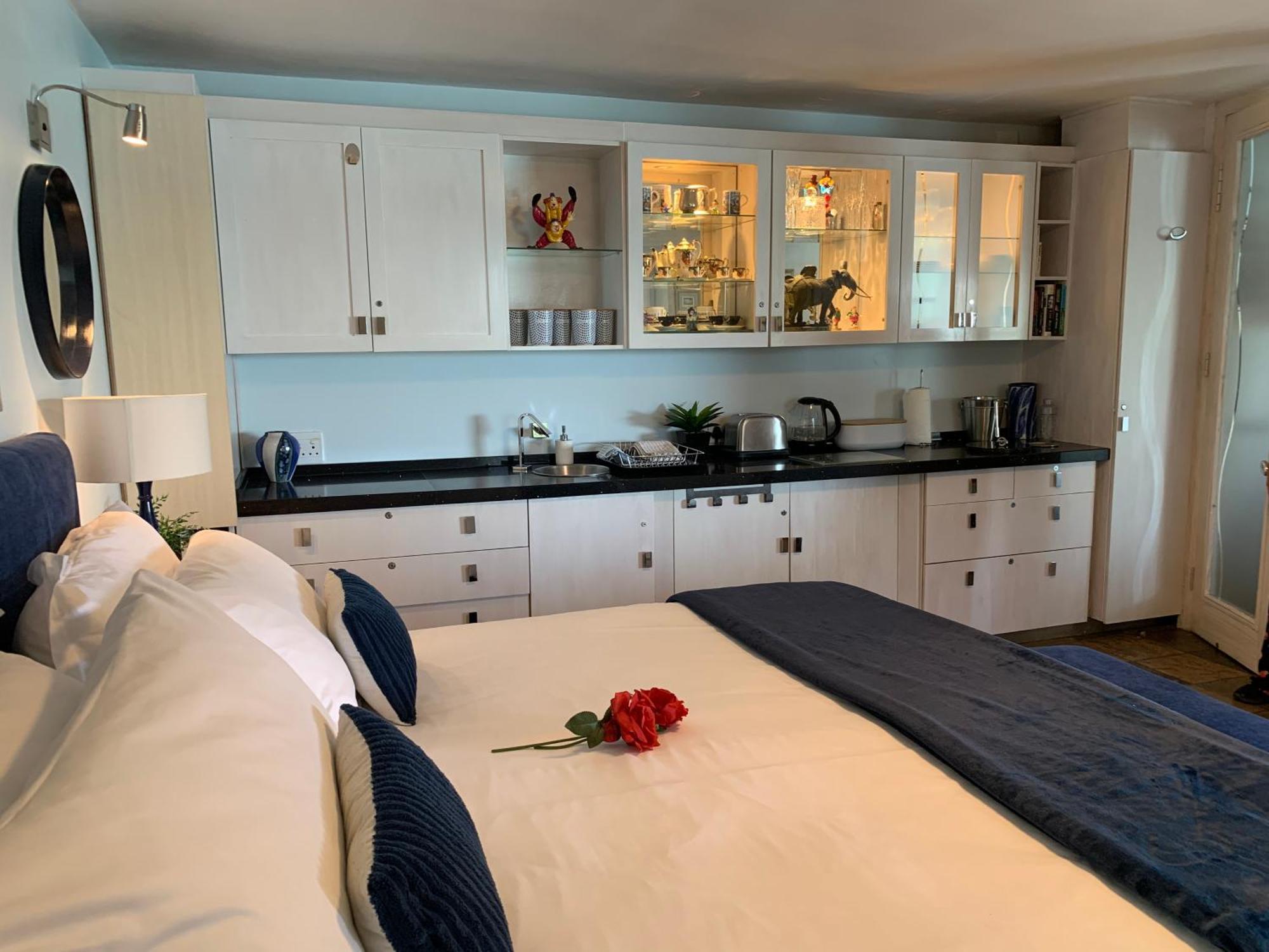 185 On Beach Boutique Suites Gordonʼs Bay Zewnętrze zdjęcie
