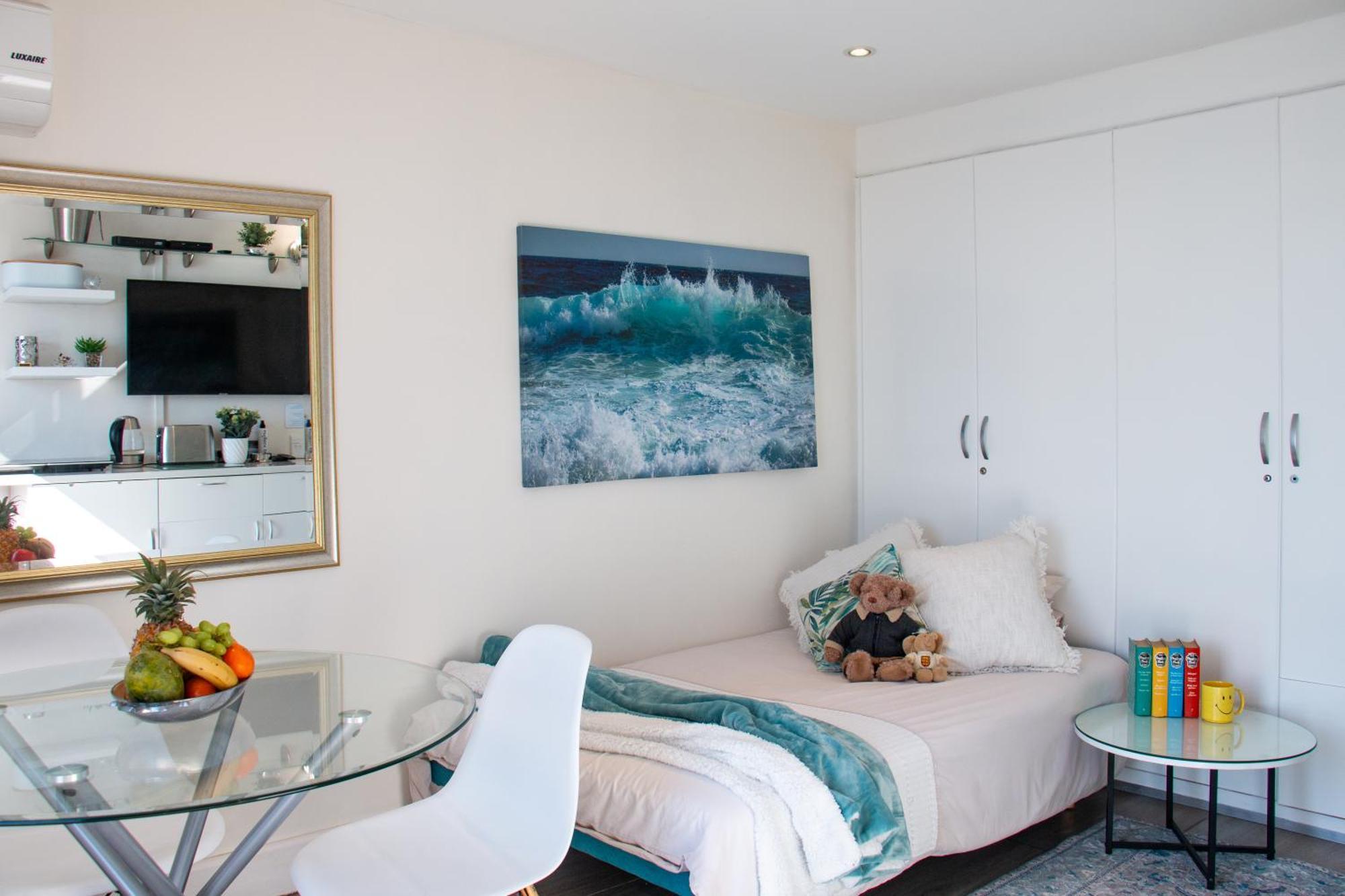 185 On Beach Boutique Suites Gordonʼs Bay Zewnętrze zdjęcie