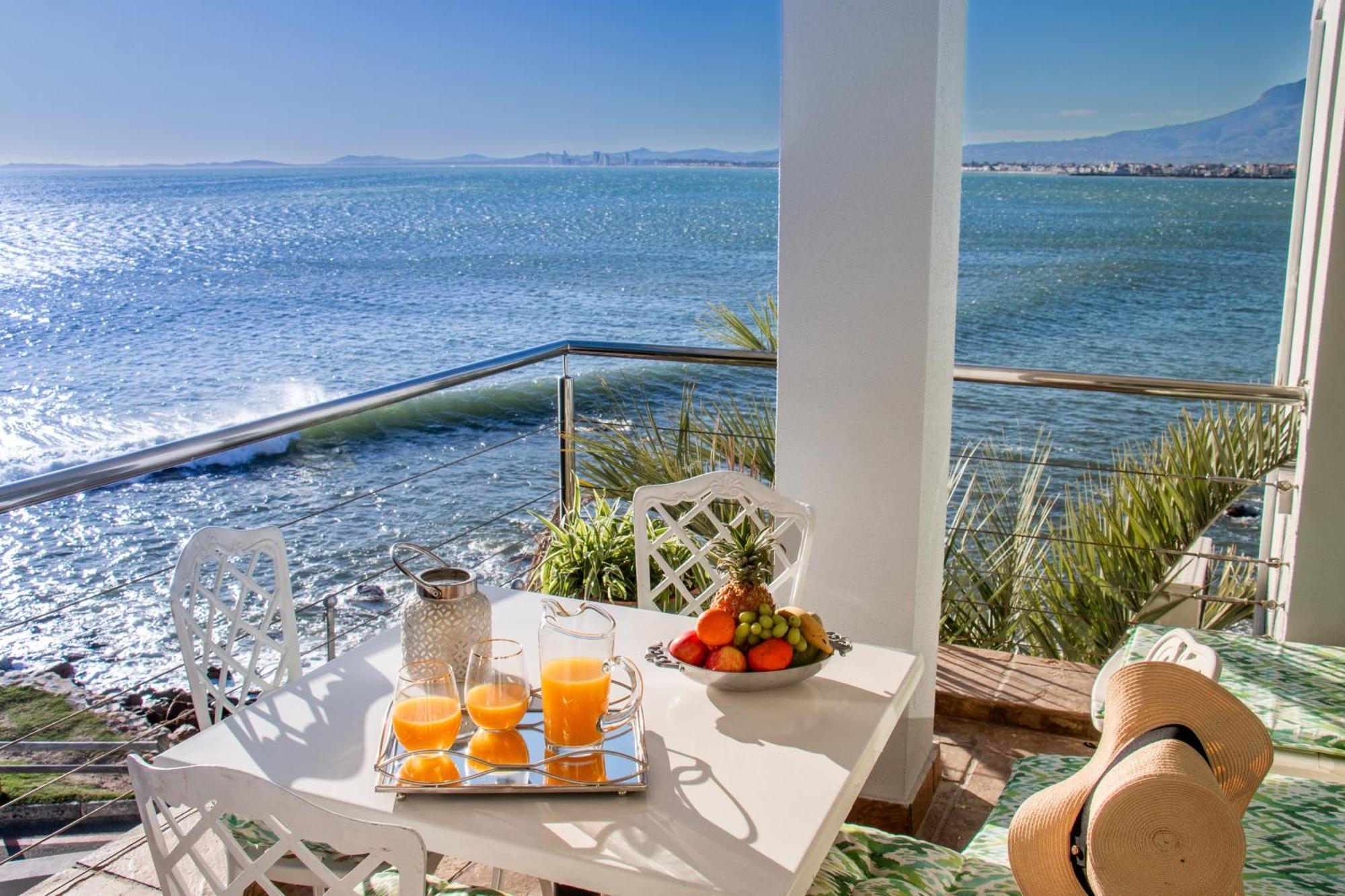 185 On Beach Boutique Suites Gordonʼs Bay Zewnętrze zdjęcie
